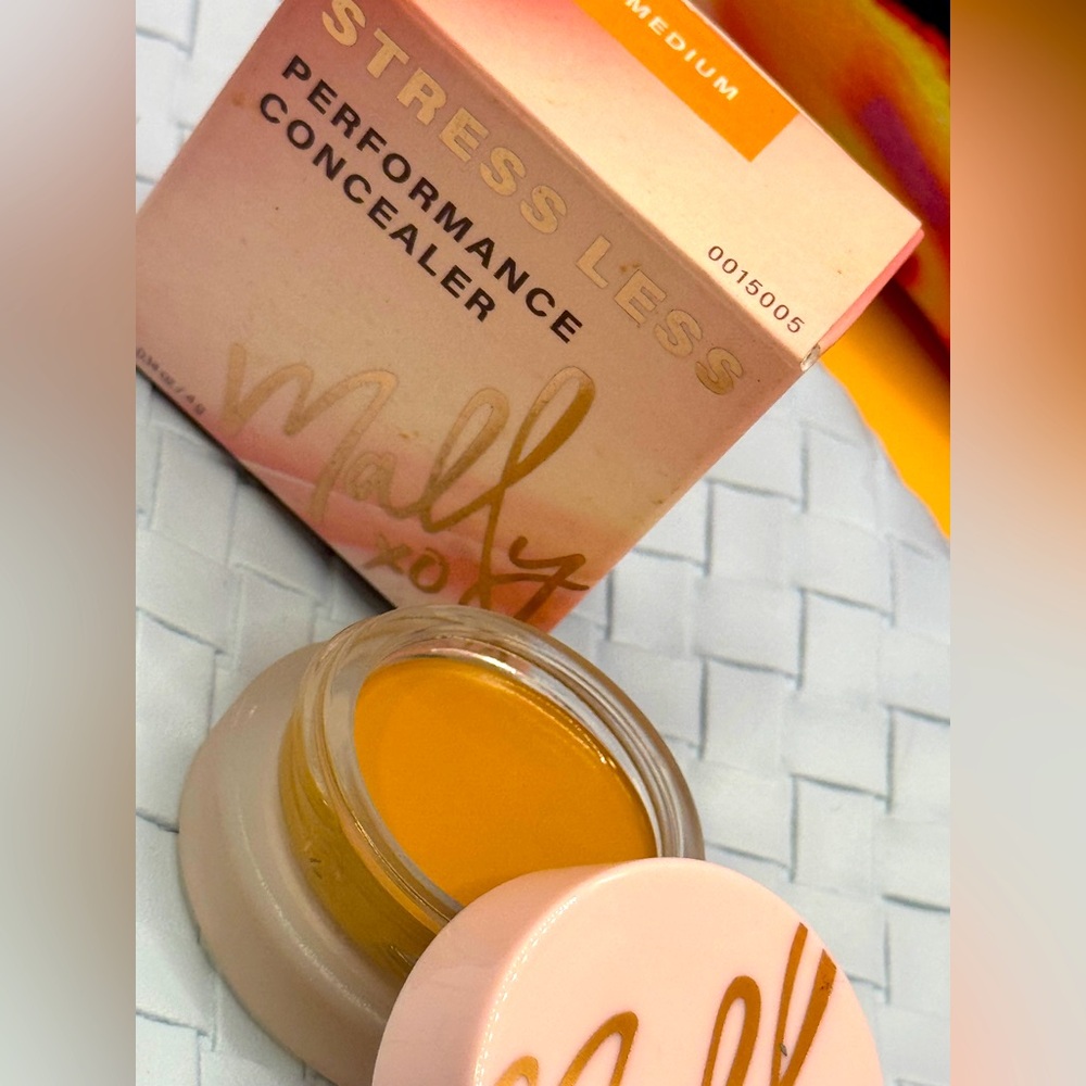 Mally stressed less performance concealer - medium